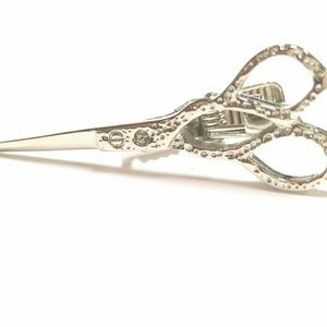 Exclusive Scissor Tie Bar